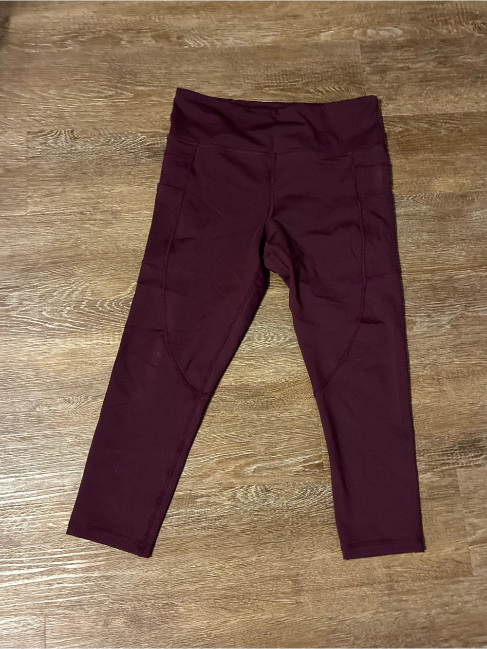 ZYIA Active Light N Tight Leggings 8-10 Plum Burgundy High Rise Pockets Capri